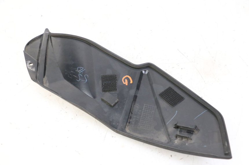 photo de LEFT TANK FAIRING SUZUKI GSR 750 (2011 - 2017) - Alternative perspective