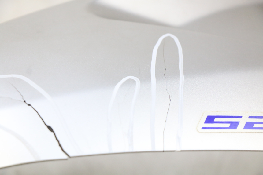 photo de LEFT TANK FAIRING YAMAHA MT ABS 125 (2014 - 2018) - Zoom on usage condition