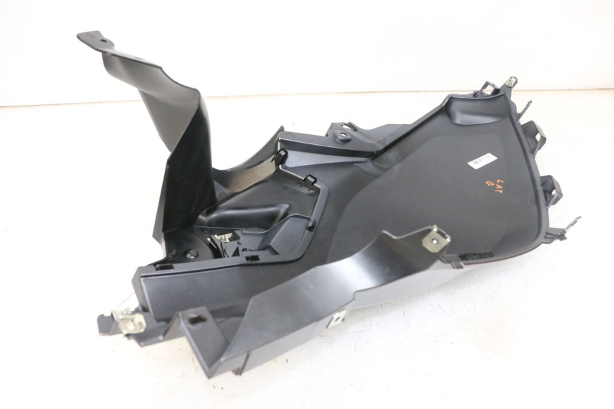 photo de LEFT FUEL TANK PANEL BMW R GS 1250 (2021 - 2024) - Technical close-up