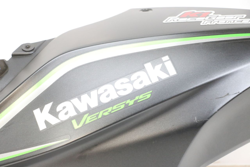 photo de LEFT TANK FAIRING KAWASAKI VERSYS ABS 650 (2015 - 2018) - Markings and original references