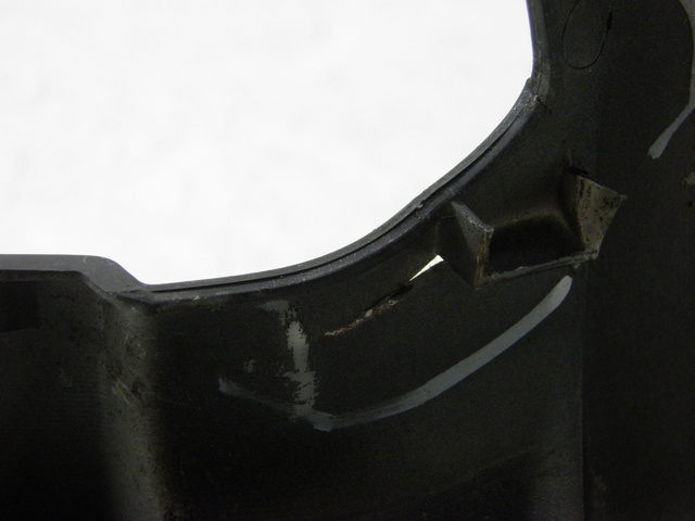 photo de FUEL TANK PANEL HONDA FES PANTHEON 125 (2003 - 2007) - Zoom on usage condition