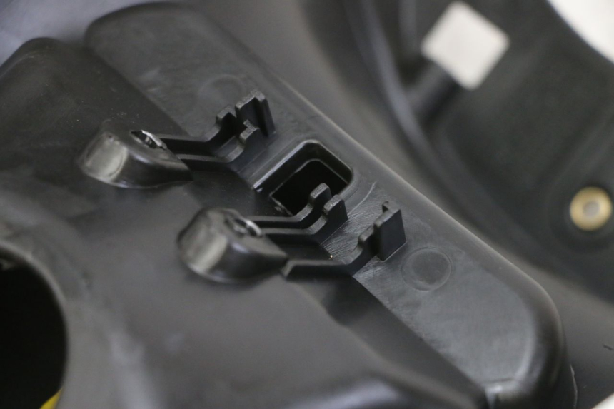 photo de FUEL TANK PANEL PIAGGIO MP3 LT 300 (2010 - 2016) - Additional view of the item