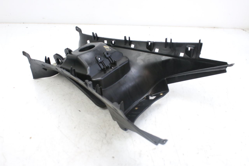 photo de FAIRING TANK PIAGGIO MP3 RL 250 (2006 - 2010) - Alternative perspective