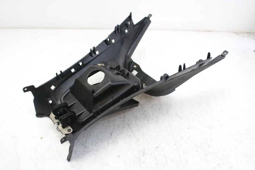 photo de FAIRING TANK PIAGGIO MP3 RL 250 (2006 - 2010) - Technical close-up