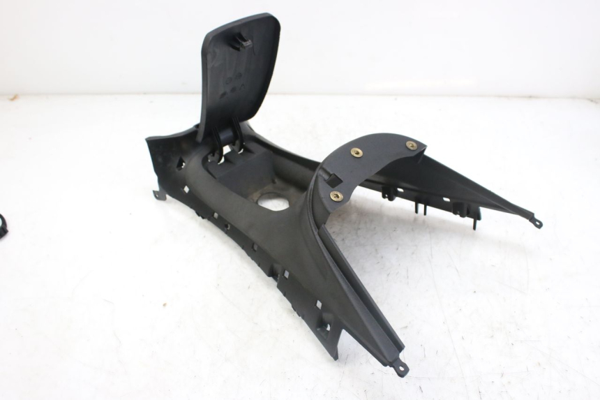 photo de FAIRING TANK PIAGGIO MP3 RL 250 (2006 - 2010) - Fixing points details