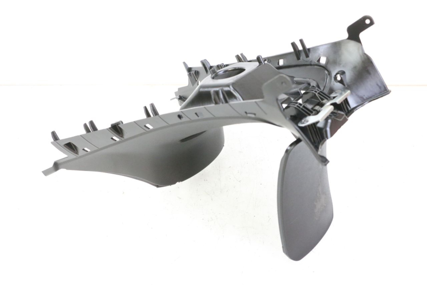 photo de FAIRING TANK PIAGGIO MP3 500 (2014 - 2017) - Zoom on usage condition