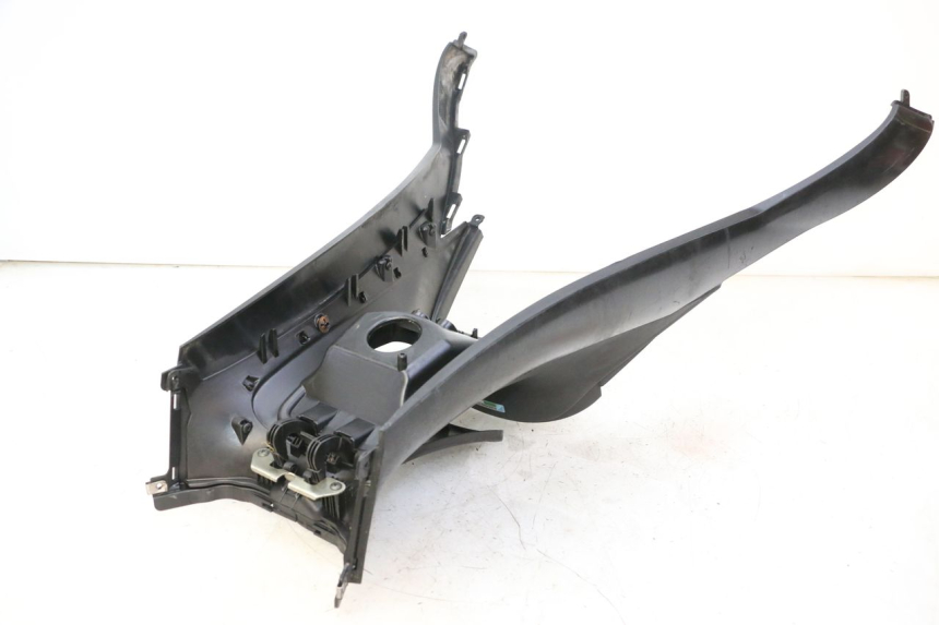 photo de FUEL TANK PANEL PIAGGIO MP3 500 (2011 - 2015) - Zoom on usage condition