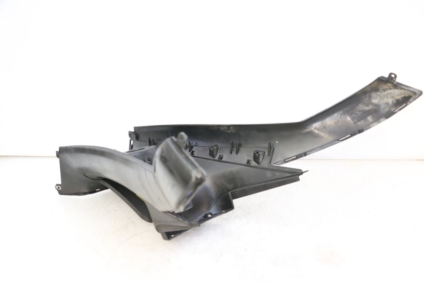 photo de FUEL TANK PANEL PIAGGIO MP3 500 (2011 - 2015) - Alternative perspective