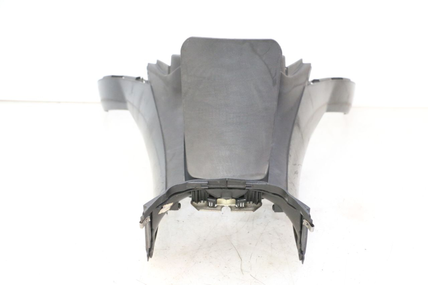 photo de FUEL TANK PANEL PIAGGIO MP3 500 (2011 - 2015) - Fixing points details