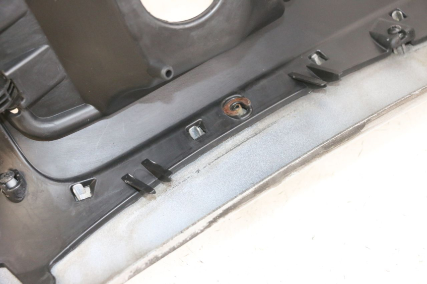 photo de FAIRING TANK PIAGGIO MP3 RL 250 (2006 - 2010) - Zoom on usage condition