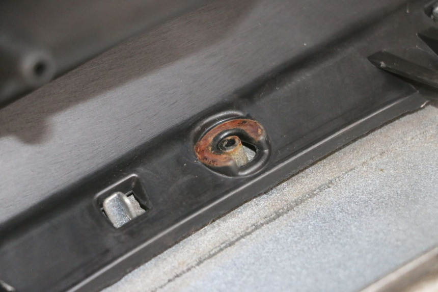 photo de FAIRING TANK PIAGGIO MP3 RL 250 (2006 - 2010) - Alternative perspective