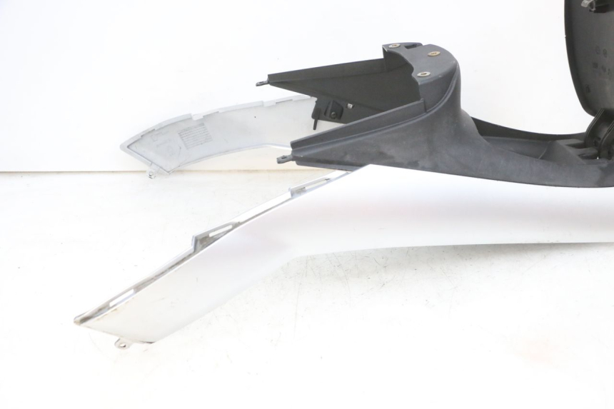 photo de FAIRING TANK PIAGGIO MP3 RL 250 (2006 - 2010) - Markings and original references