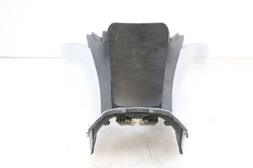 photo de FAIRING TANK PIAGGIO MP3 RL 250 (2006 - 2010) - Distinctive features