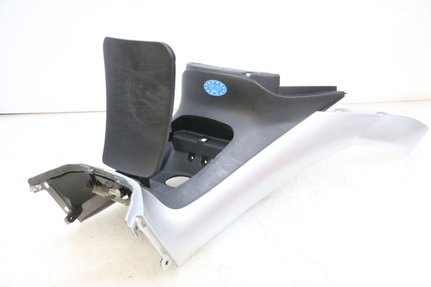 photo de FAIRING TANK PIAGGIO MP3 RL 250 (2006 - 2010) - Component zoom