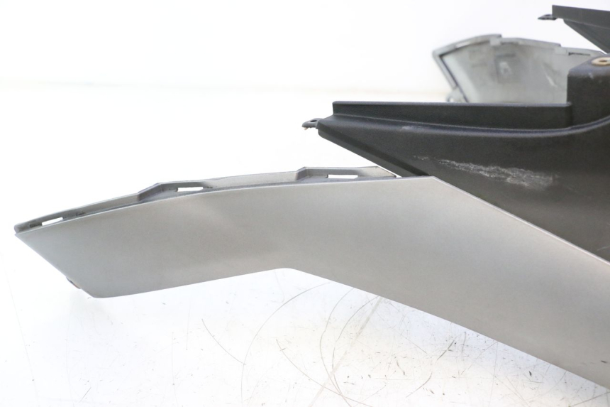 photo de FUEL TANK PANEL PIAGGIO MP3 125 (2006 - 2014) - Focus on structure