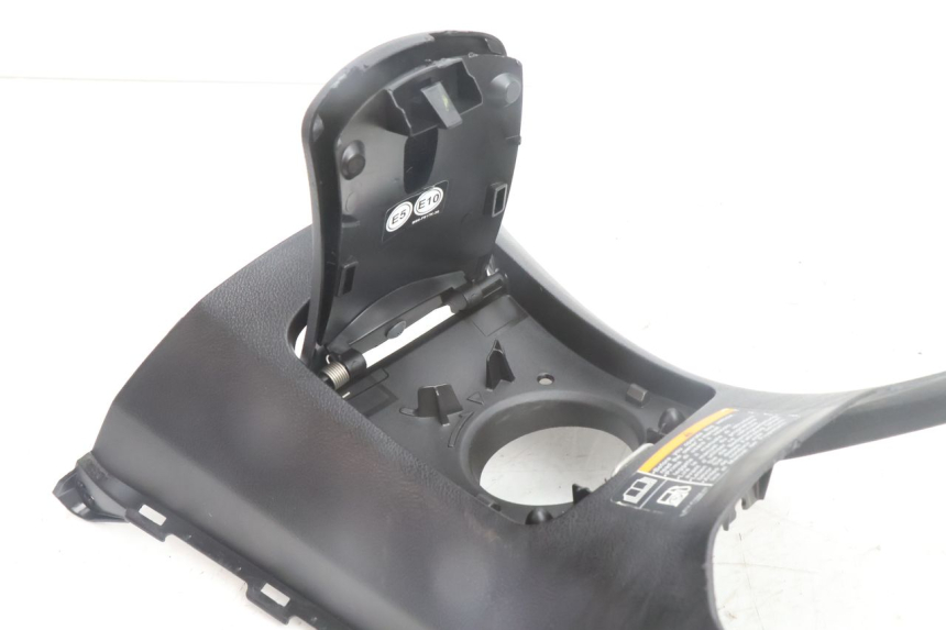 photo de FUEL TANK PANEL YAMAHA N-MAX NMAX 125 (2021 - 2024) - Alternative perspective