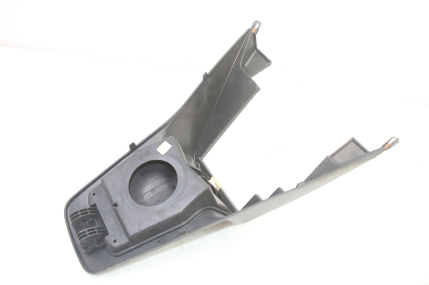 photo de FUEL TANK PANEL PEUGEOT SATELIS 250 (2006 - 2012) - Fixing points details