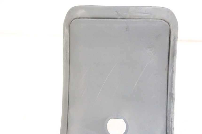 photo de FUEL TANK PANEL PIAGGIO SUPER LX 125 (2000 - 2003) - Zoom on usage condition