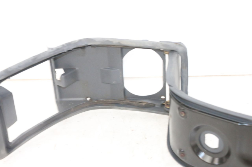 photo de FUEL TANK PANEL PIAGGIO SUPER LX 125 (2000 - 2003) - Fixing points details