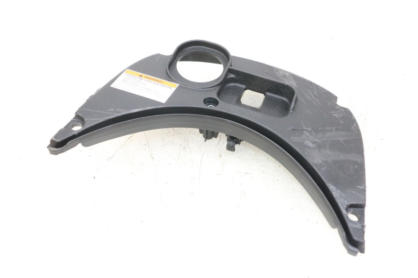 photo de FUEL TANK PANEL PIAGGIO VESPA PRIMAVERA 4T 50 (2021 - 2024) - Zoom on usage condition