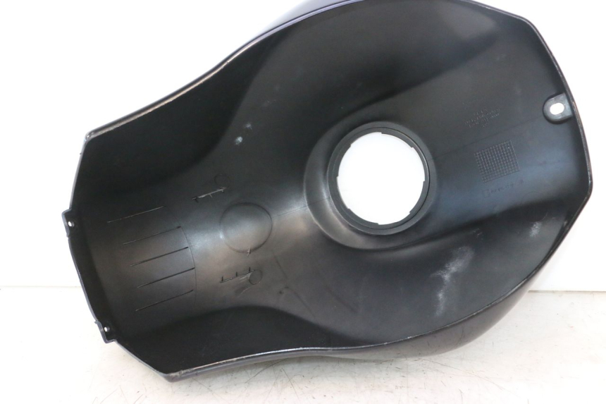 photo de FUEL TANK PANEL DAELIM VJ ROADWIN 125 (2004 - 2007) - Distinctive features
