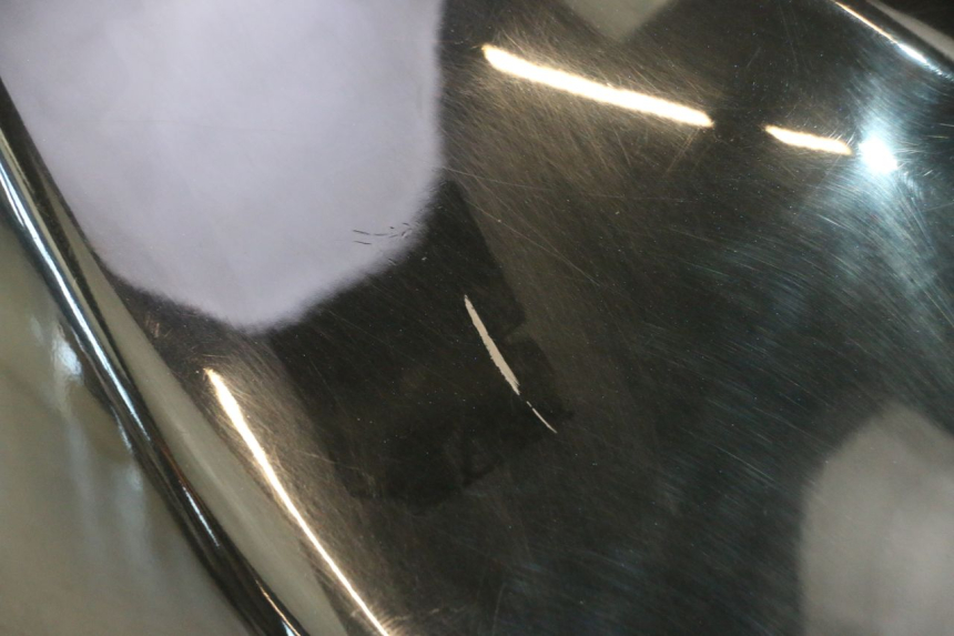 photo de FUEL TANK PANEL DAELIM VJ ROADWIN 125 (2004 - 2007) - Zoom on usage condition