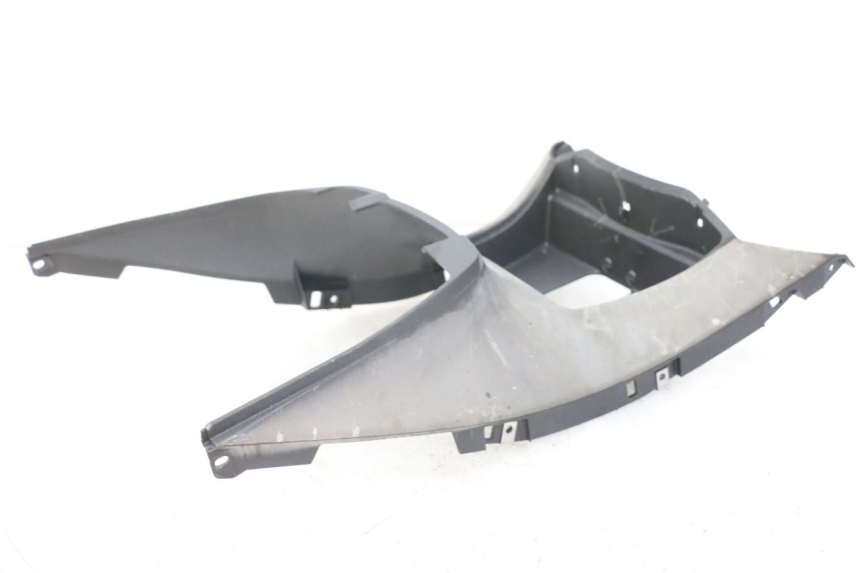 photo de FUEL TANK FAIRING PIAGGIO X10 125 (2012 - 2017) - Alternative perspective