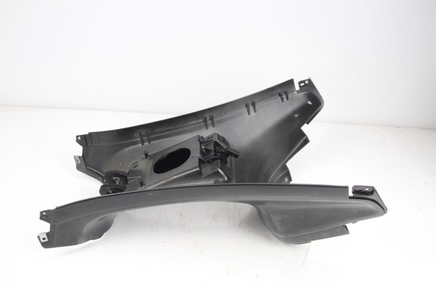 photo de FAIRING TANK PIAGGIO XEVO - X EVO 125 (2007 - 2017) - Fixing points details