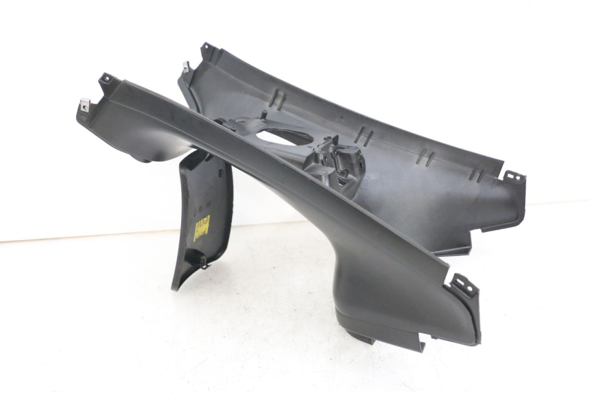 photo de FAIRING TANK PIAGGIO XEVO - X EVO 125 (2007 - 2017) - Zoom on usage condition