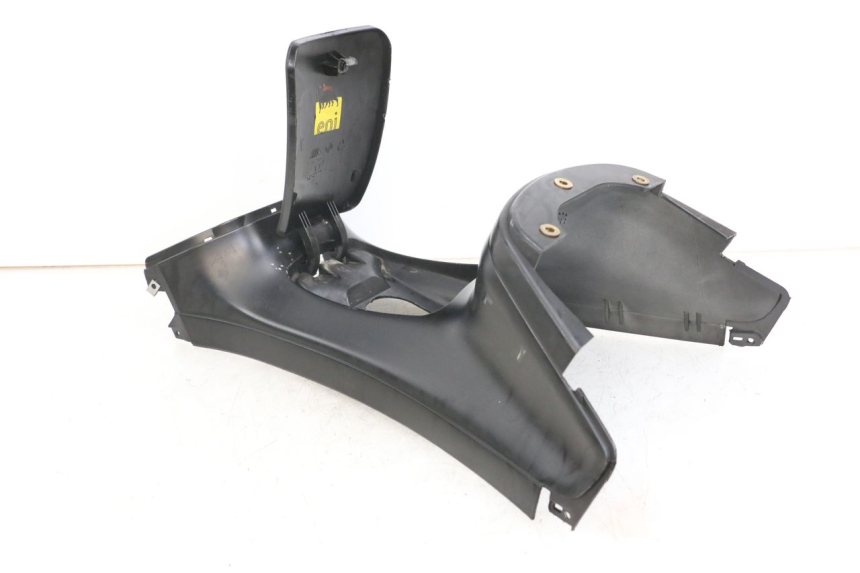 photo de FAIRING TANK PIAGGIO XEVO - X EVO 125 (2007 - 2017) - Fixing points details