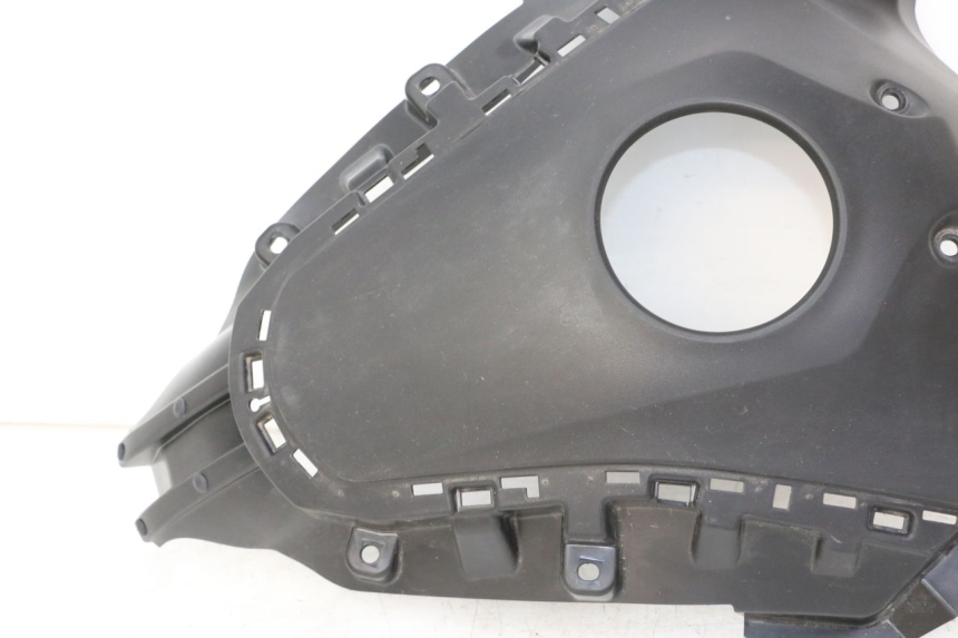photo de FUEL TANK PANEL YAMAHA TRACER 7 700 (2020 - 2024) - Fixing points details