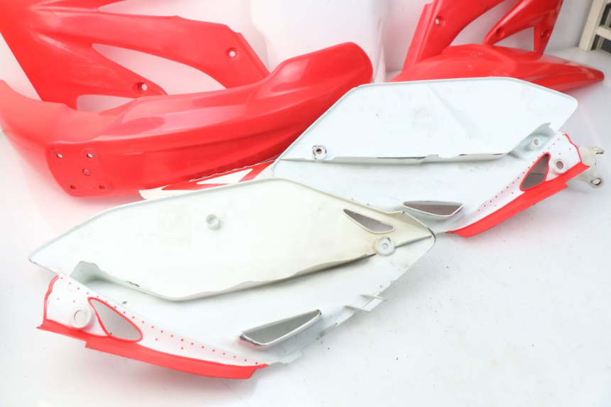 photo de COMPLETE FAIRING HONDA CRF CR-F 450 (2005 - 2008) - Technical close-up