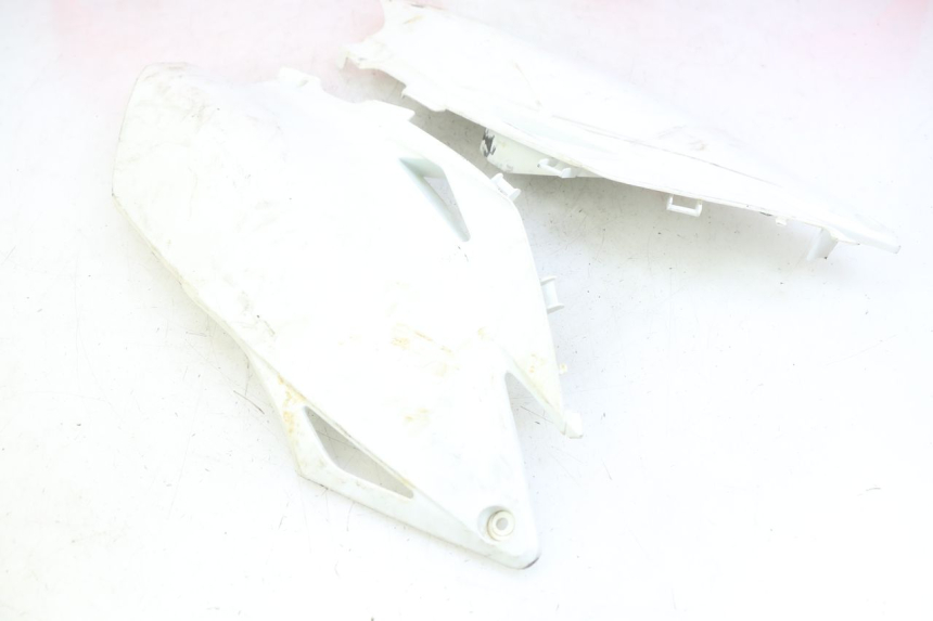 photo de COMPLETE FAIRING BODYWORK HONDA CRF CR-F 450 (2009 - 2012) - Detailed visual inspection