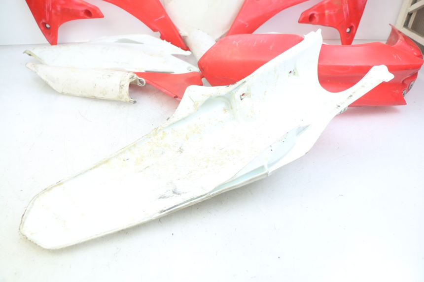 photo de COMPLETE FAIRING BODYWORK HONDA CRF CR-F 450 (2009 - 2012) - Surface and material condition