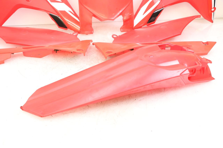 photo de COMPLETE FAIRING HONDA CRF R 250 (2020 - 2021) - Technical close-up