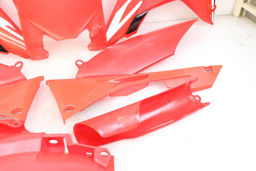 photo de COMPLETE FAIRING HONDA CRF R 250 (2020 - 2021) - Fixing points details