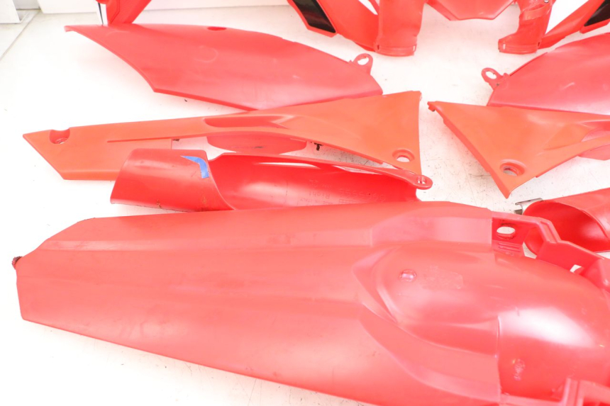 photo de COMPLETE FAIRING HONDA CRF R 250 (2020 - 2021) - Surface and material condition