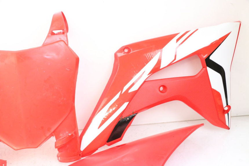 photo de COMPLETE FAIRING HONDA CRF R 250 (2020 - 2021) - Distinctive features