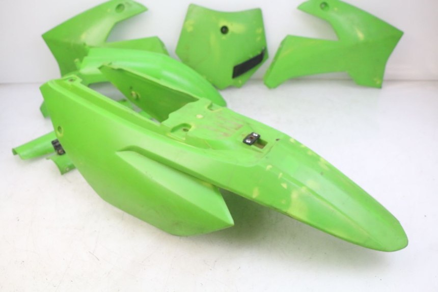 photo de COMPLETE FAIRING BODYWORK APOLLO DIRT BIKE 125 (2010 - 2018) - Detailed visual inspection