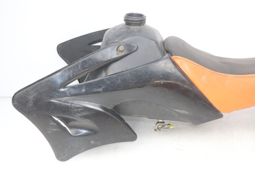 photo de COMPLETE FAIRING BODY KIT CCR DIRT BIKE 110 - Component detail