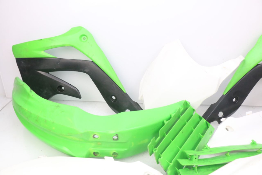 photo de COMPLETE FAIRING BODYWORK KAWASAKI KX F KXF 450 (2012 - 2015) - Surface and material condition