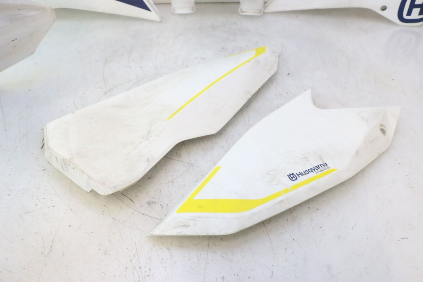photo de COMPLETE FAIRING HUSABERG TE 250 (2011 - 2014) - Distinctive features