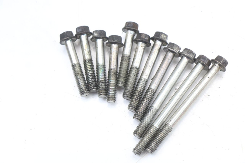 photo de IGNITION COVER SUZUKI BURGMAN 125 (2007 - 2014) - Fixing points details