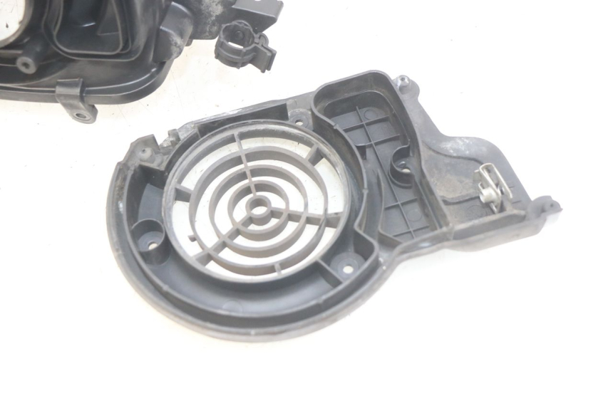 photo de IGNITION COVER PIAGGIO VESPA LXV 125 (2006 - 2009) - Fixing points details