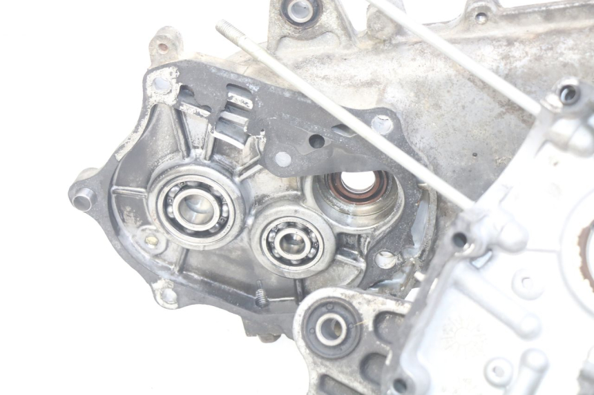 photo de ENGINE LOWER CASING KYMCO AGILITY 4T 50 (2005 - 2018) - High-resolution close-up