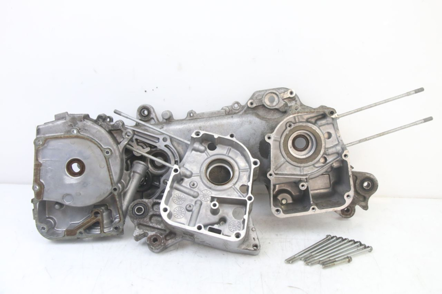 photo de ENGINE LOWER CRANKCASE KYMCO AGILITY 4T 50 (2018 - 2022) - Main view