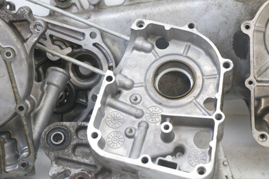 photo de ENGINE LOWER CRANKCASE KYMCO AGILITY 4T 50 (2018 - 2022) - Alternative perspective