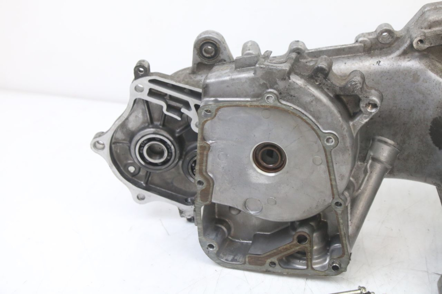 photo de ENGINE LOWER CRANKCASE KYMCO AGILITY 4T 50 (2018 - 2022) - Fixing points details