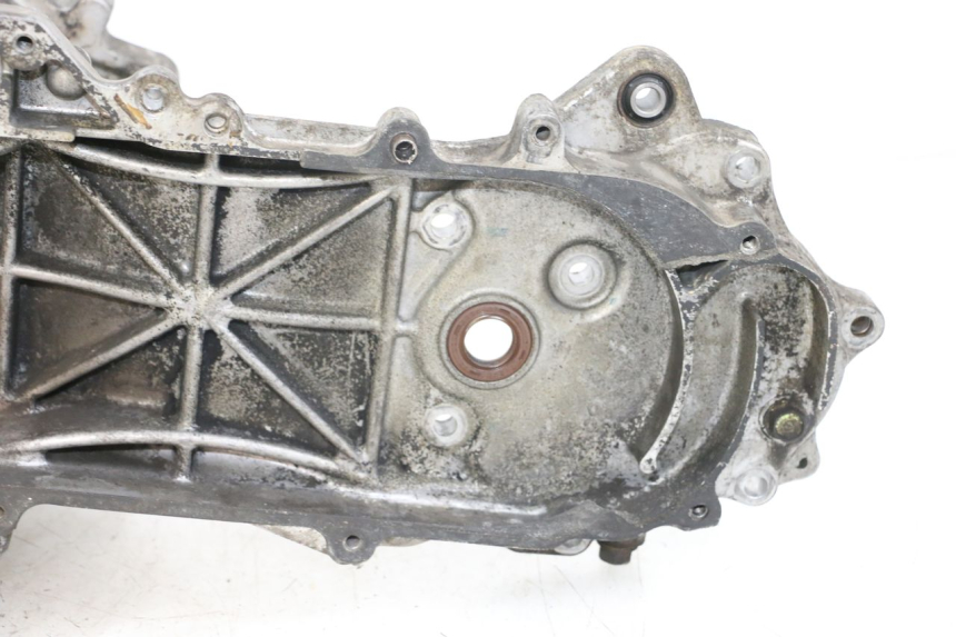 photo de ENGINE CRANKCASE KYMCO AGILITY PREMIUM 50 (2007 - 2010) - Component zoom