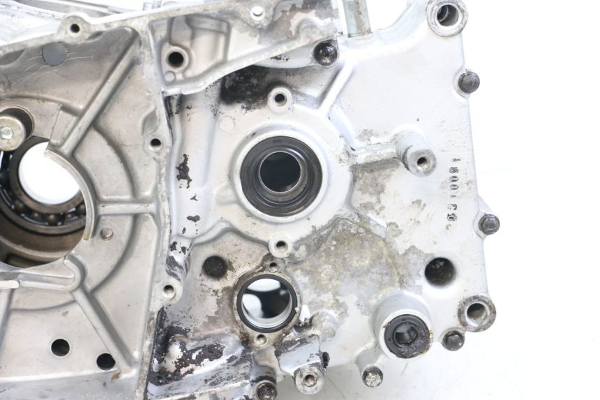 photo de Engine bottom case HYOSUNG GV AQUILA 125 (2000 - 2009) - Additional view of the item